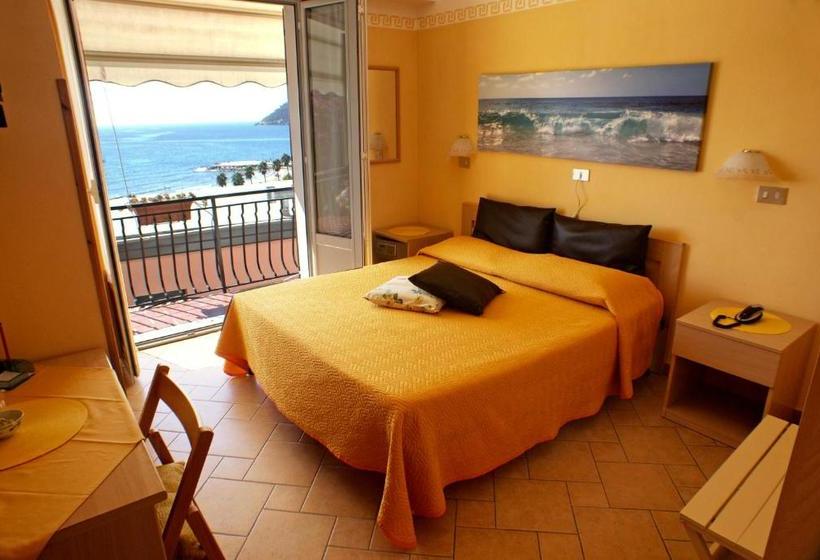 בית מלון כפרי Albergo La Pineta