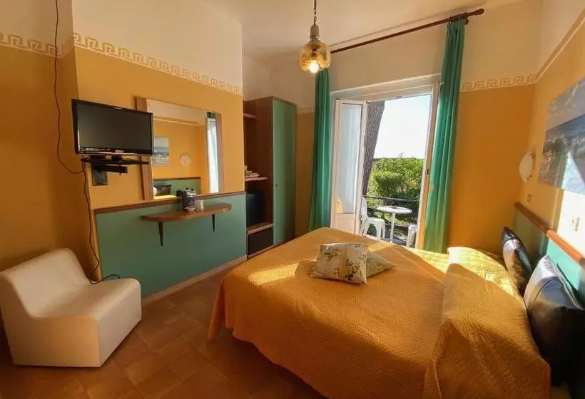 ホテル Albergo La Pineta