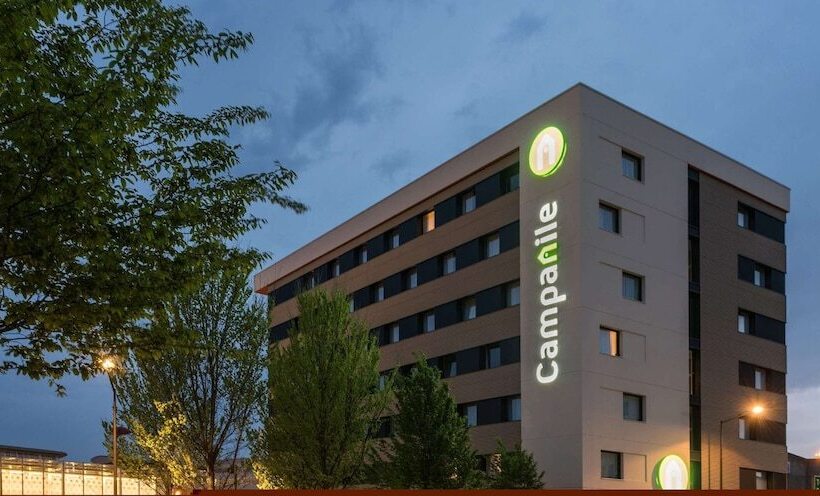 בית מלון כפרי Campanile Le Mans Centre  Gare