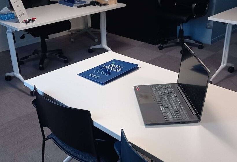 בית מלון כפרי Campanile Le Mans Centre  Gare