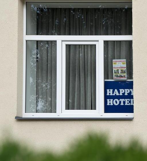 هتل Happy