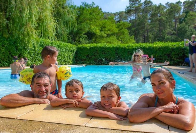 ホテル Vtf Les Florans