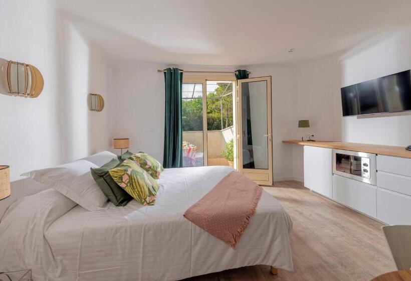 Отель Les Mazets De Marie De Jules