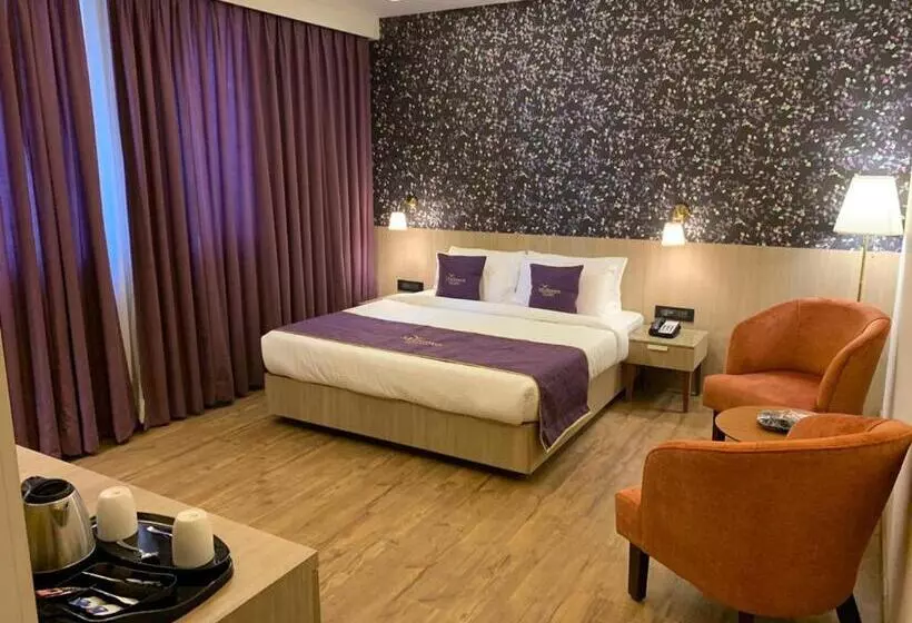 Hotelli Midtown Grand