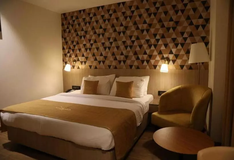 Hotelli Midtown Grand
