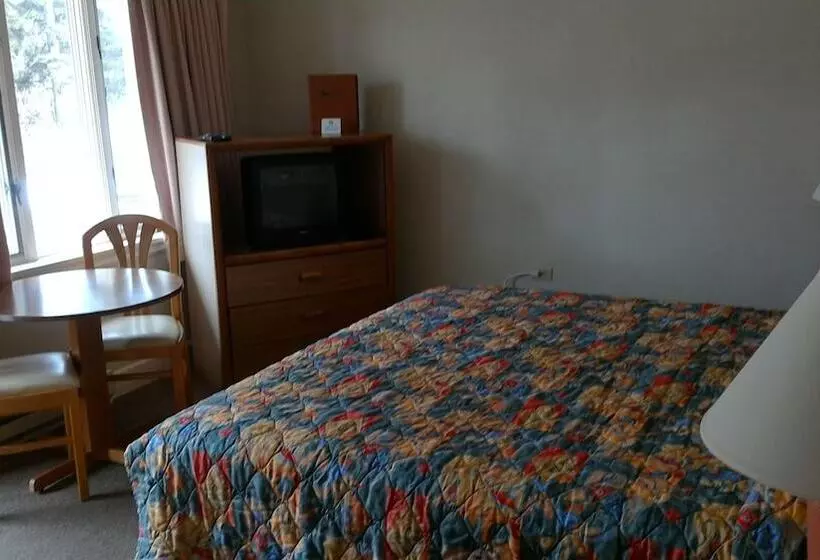 هتل Spruceglen Inn