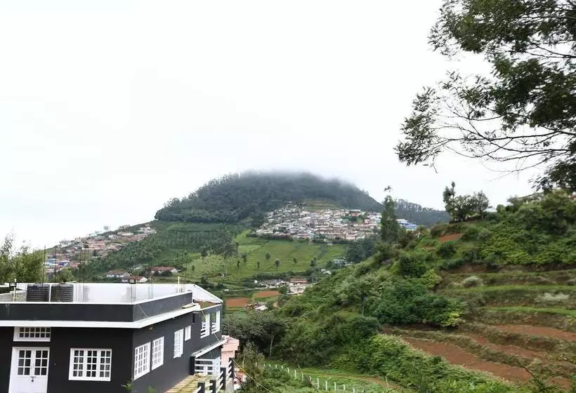 ホテル Surya Village