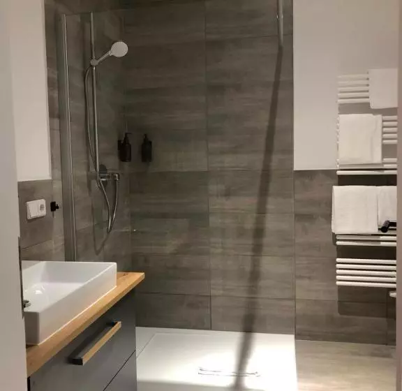 ホテル Zur Linde Dein Self Check In