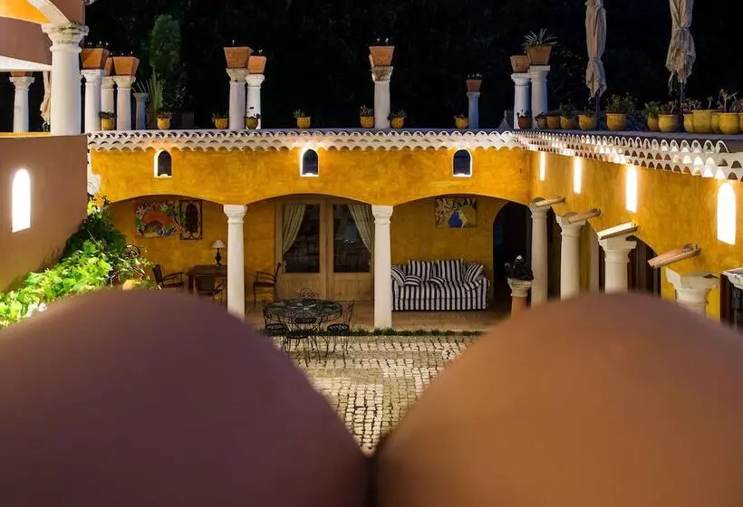 Villa Yrondi