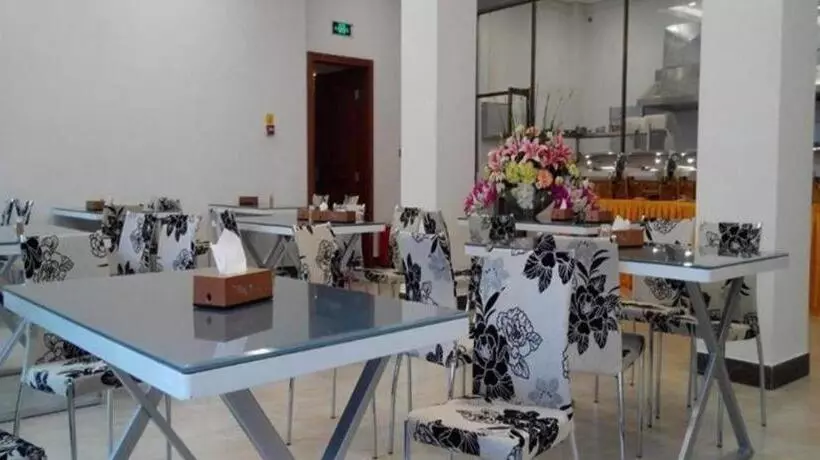 Hotelli Greentree Inn Meizhou Meijiang District Wanda Plaza