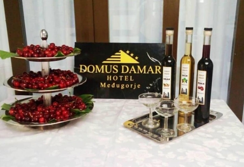 تختخواب و صبحانه Domus Damar