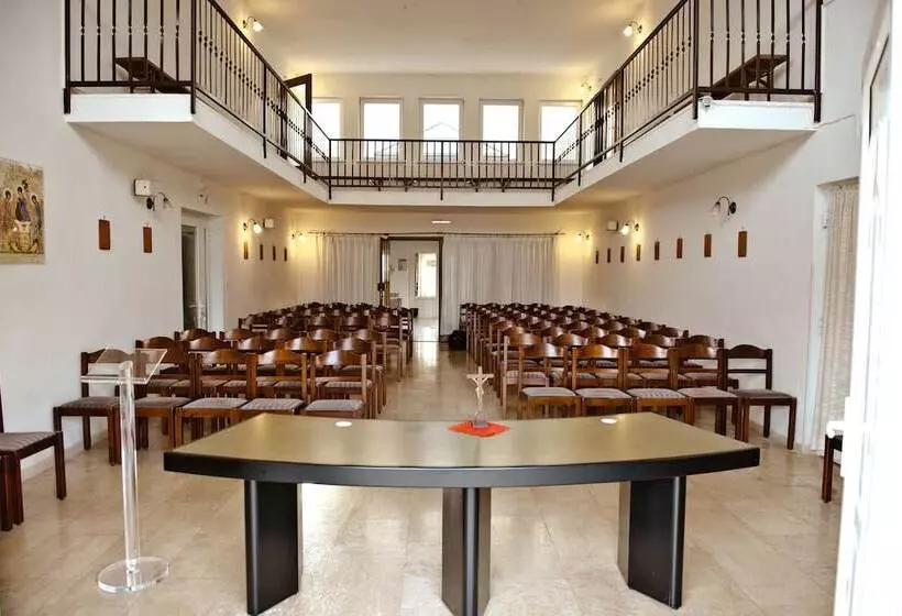 تختخواب و صبحانه Domus Damar