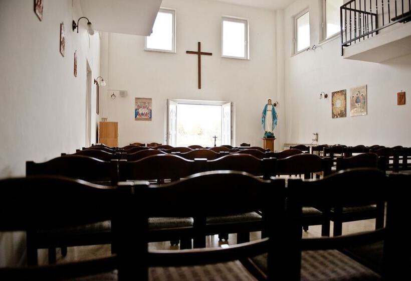 تختخواب و صبحانه Domus Damar