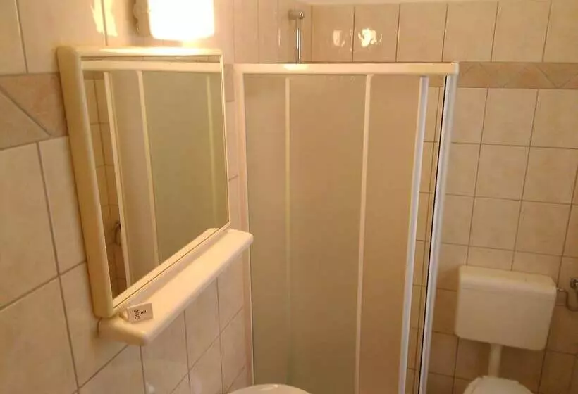 تختخواب و صبحانه Domus Damar