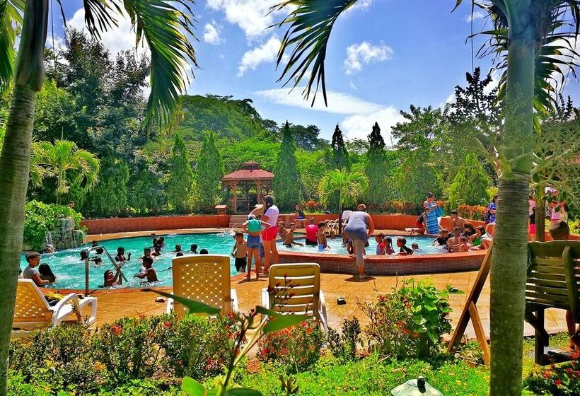 هتل Aguas Termales San Martín