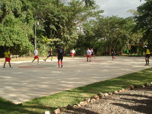 هتل Aguas Termales San Martín