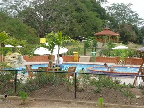 هتل Aguas Termales San Martín