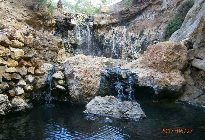 هتل Aguas Termales San Martín