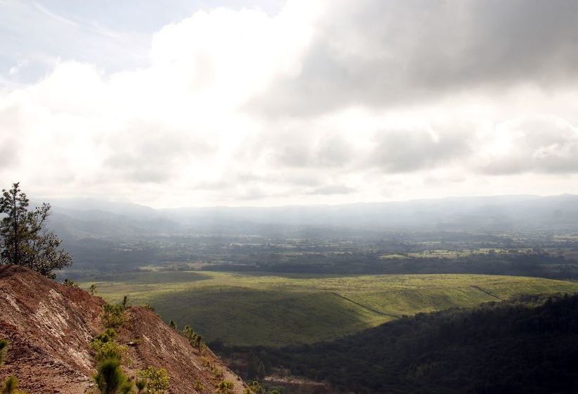 هتل Aguas Termales San Martín