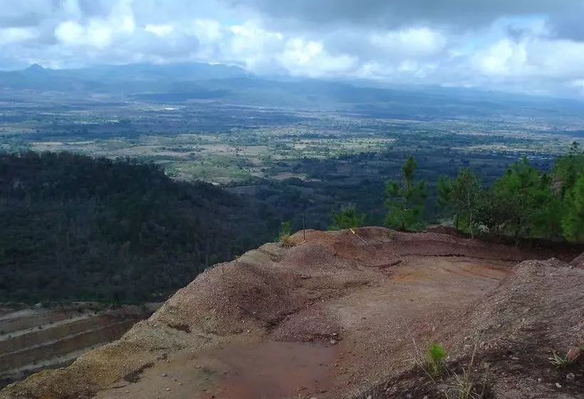 هتل Aguas Termales San Martín