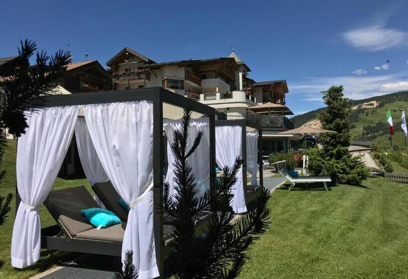 Отель Dolasilla Mountain Panoramic Wellness