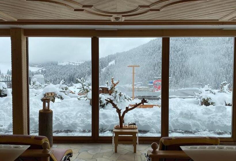 Отель Dolasilla Mountain Panoramic Wellness