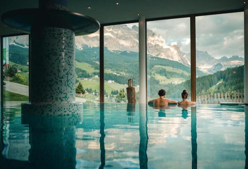 Отель Dolasilla Mountain Panoramic Wellness