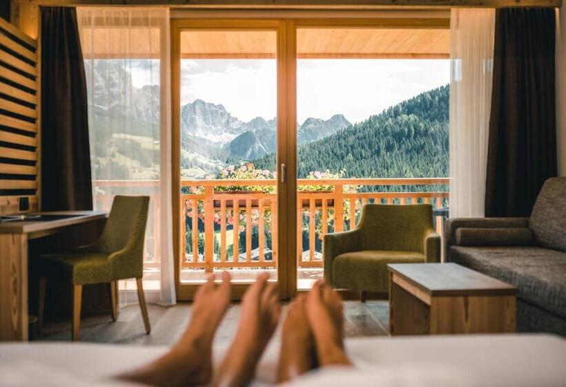 Отель Dolasilla Mountain Panoramic Wellness