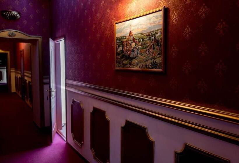 فندق Dvoryanskaya