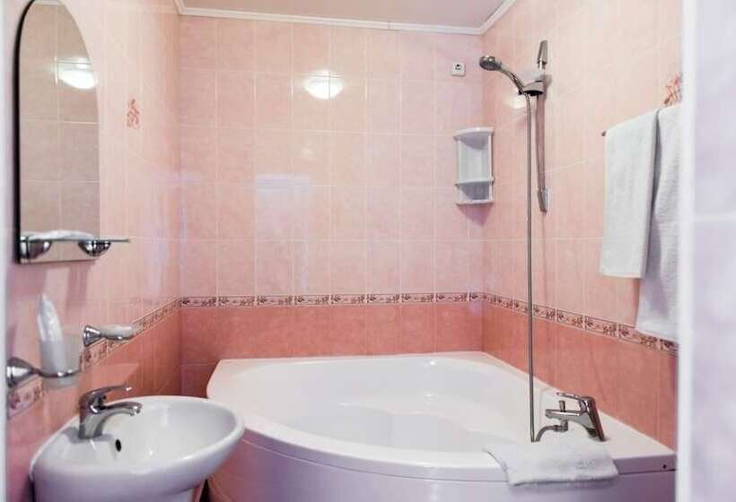 فندق Dvoryanskaya