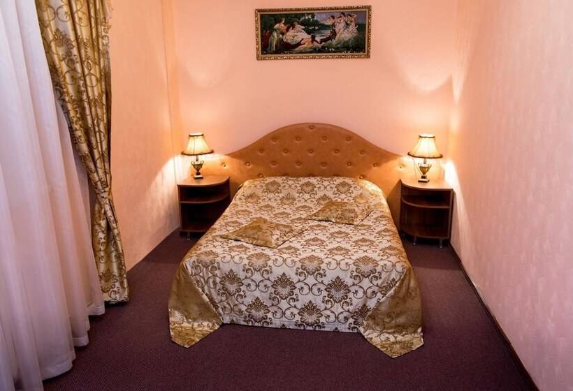 فندق Dvoryanskaya