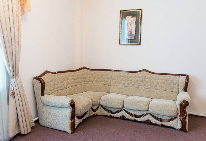 فندق Dvoryanskaya