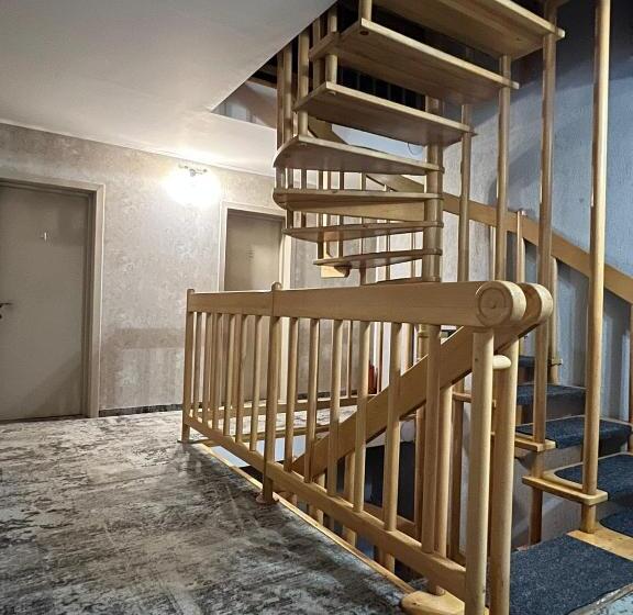 ホテル Pensiunea Crescent Predeal