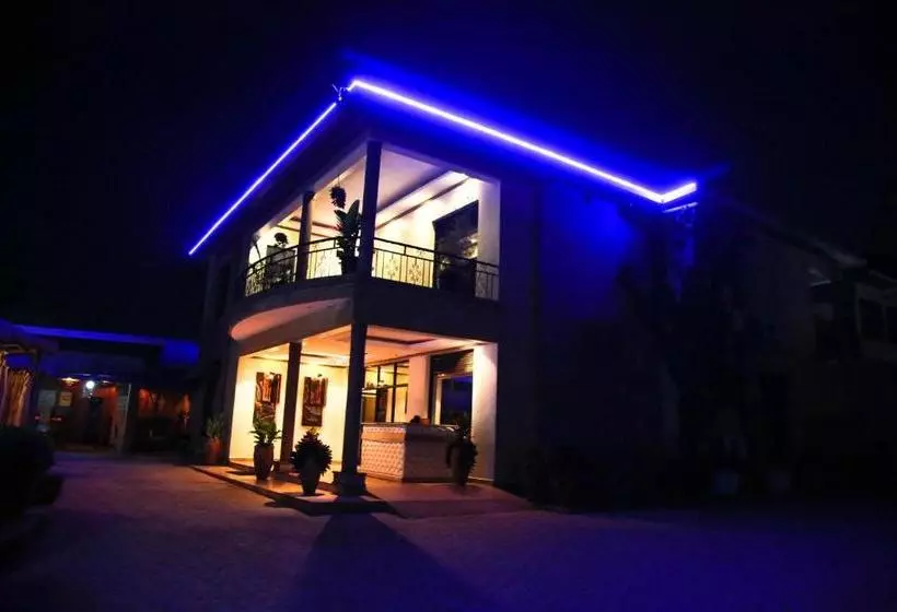 هتل Victoria Blue S & Apartments