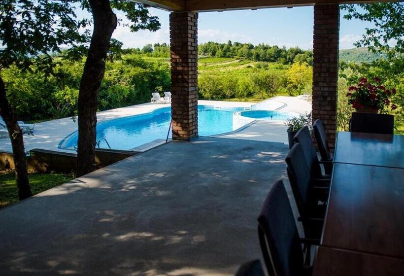 مُتل Villa Monako 2000