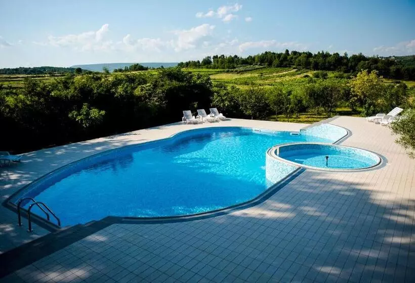 مُتل Villa Monako 2000