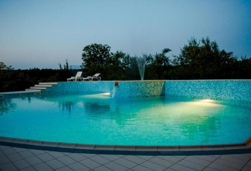 مُتل Villa Monako 2000