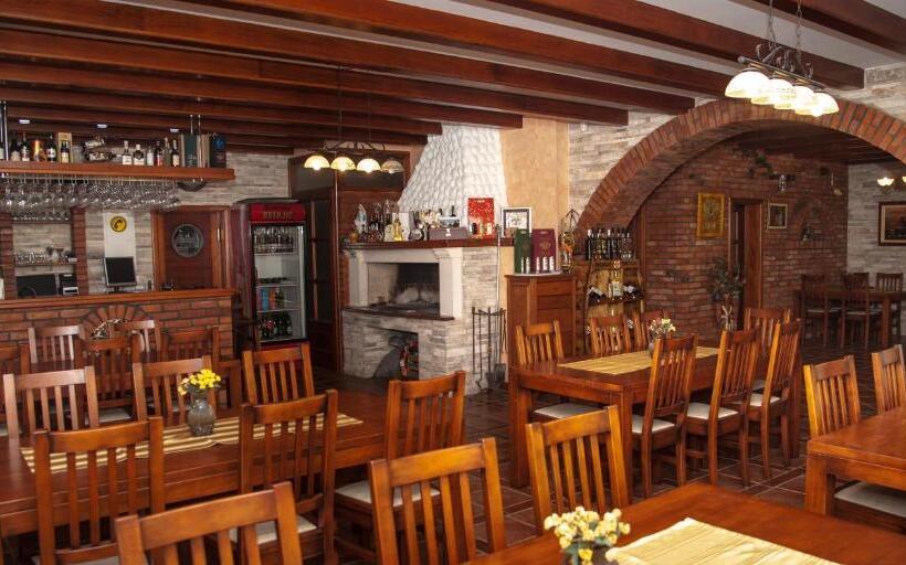 مُتل Villa Monako 2000