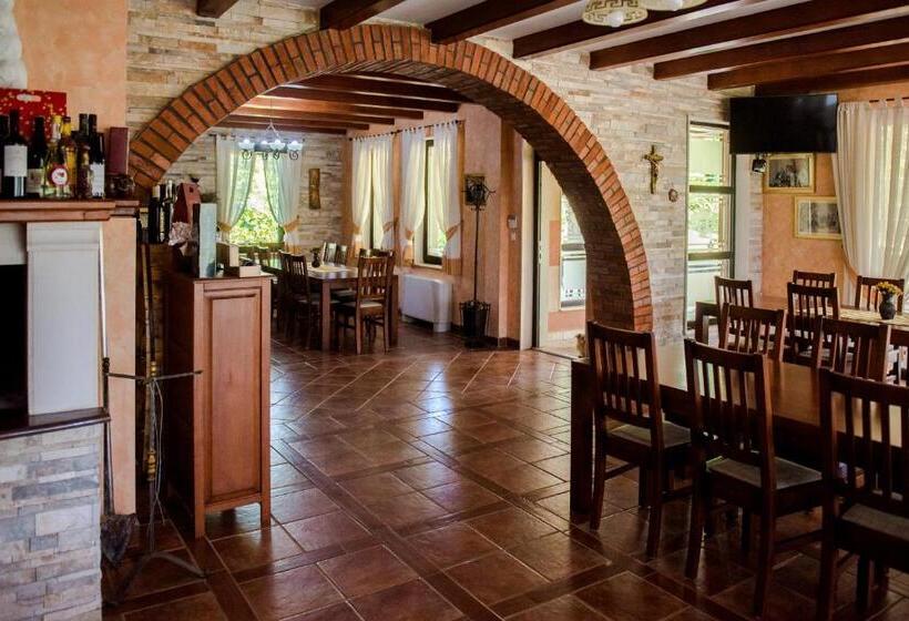 مُتل Villa Monako 2000