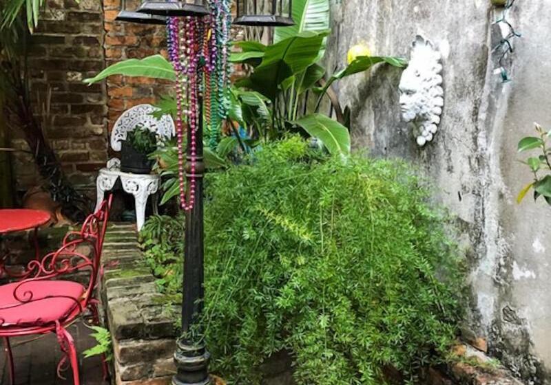 بنسيون Royal Barracks Guest House