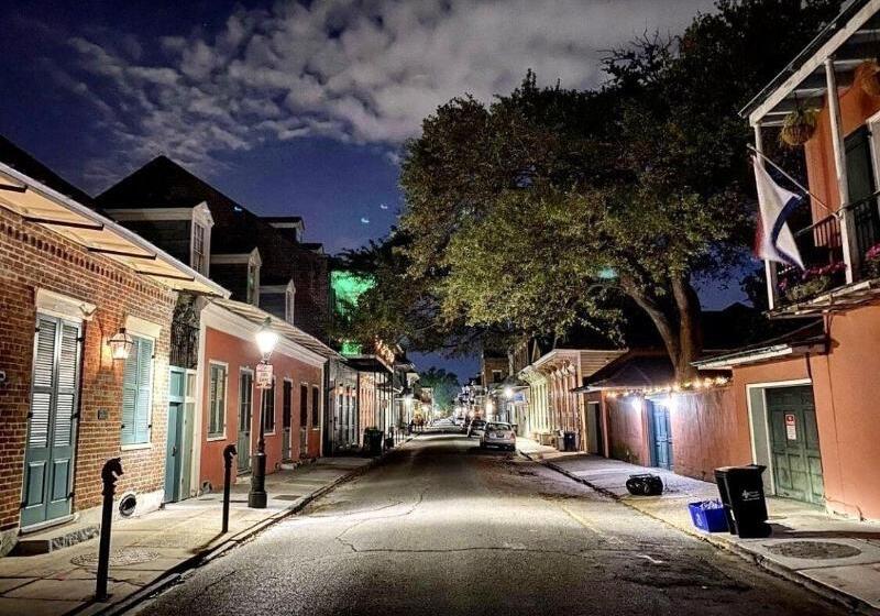 بنسيون Royal Barracks Guest House