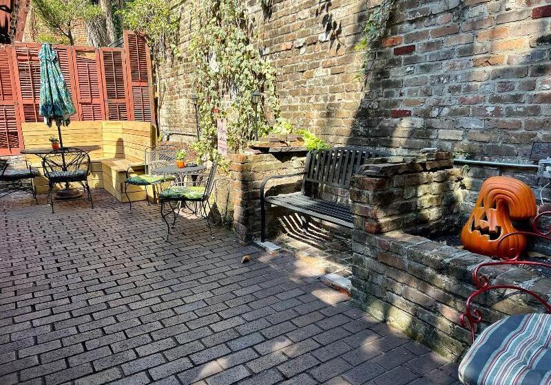 بنسيون Royal Barracks Guest House