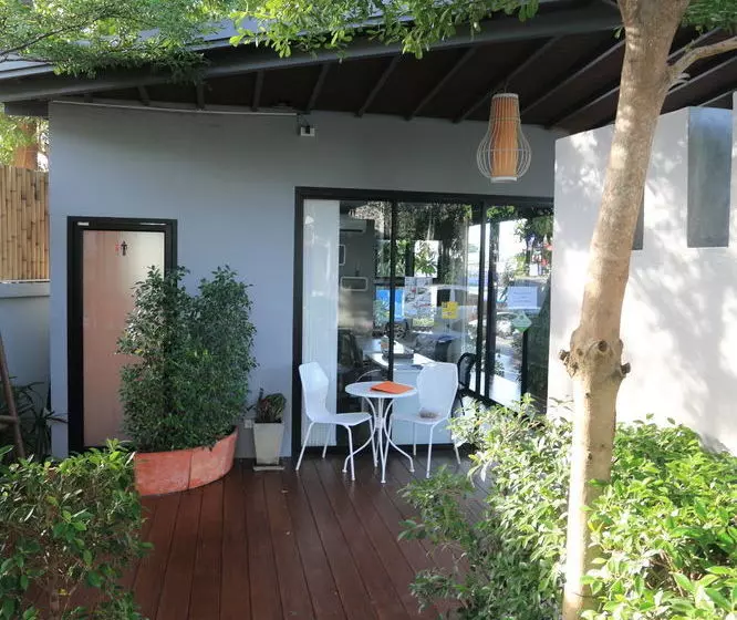 Baan Rawee Apartments