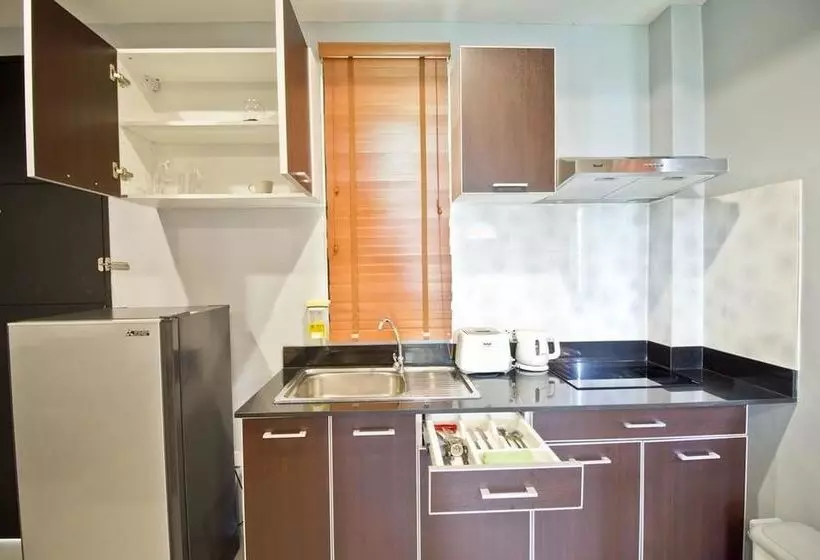 Baan Rawee Apartments