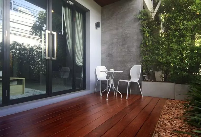 Baan Rawee Apartments