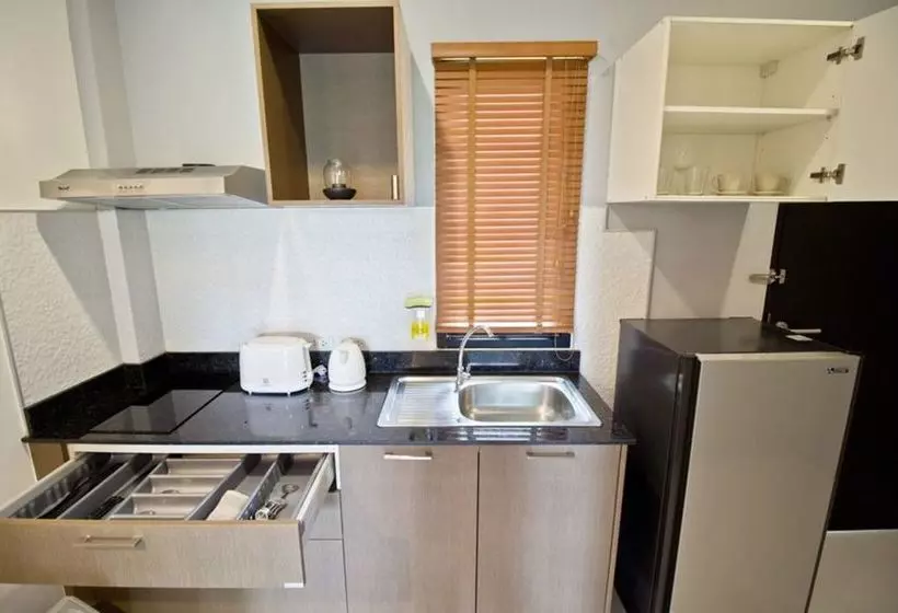 Baan Rawee Apartments