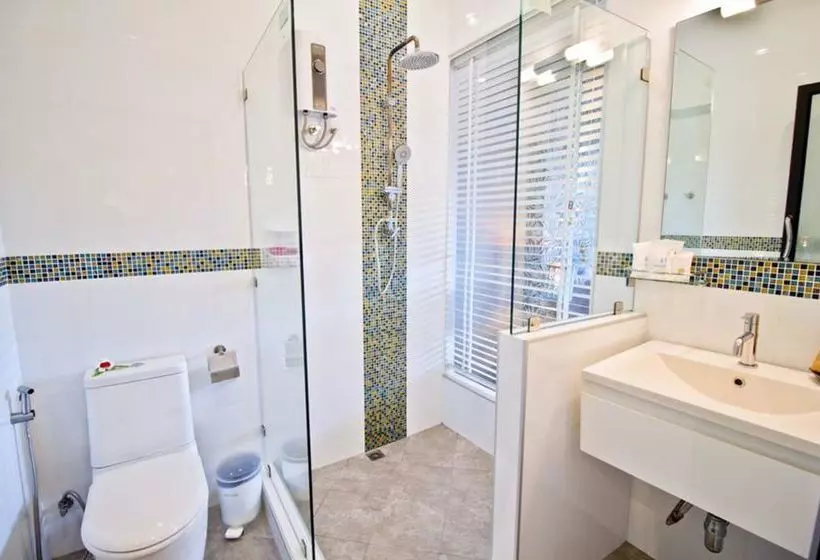 Baan Rawee Apartments