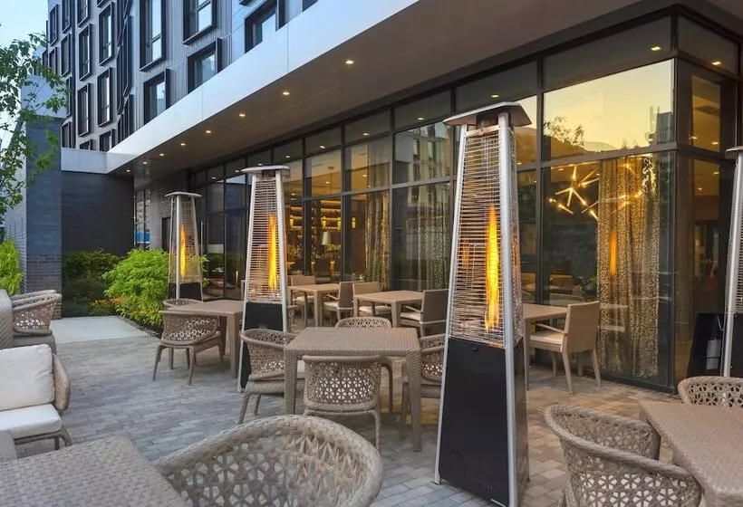 AC Hotel by Marriott Boston Downtown