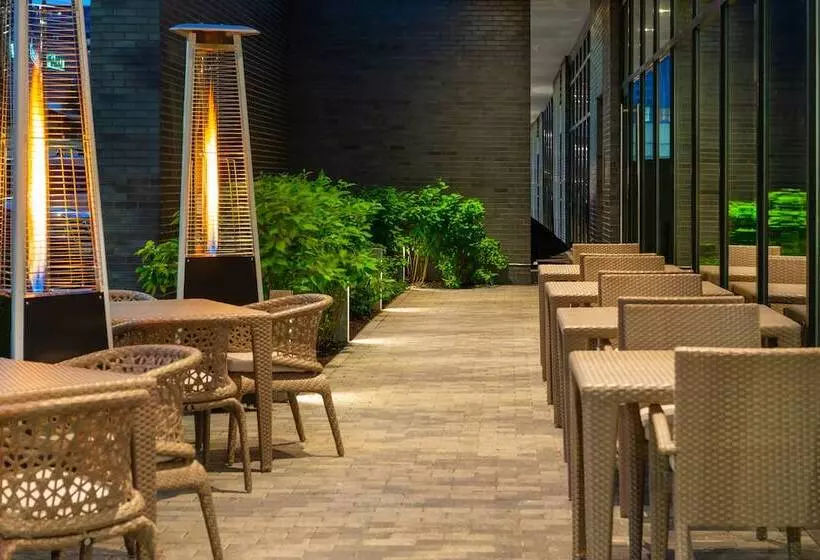 AC Hotel by Marriott Boston Downtown