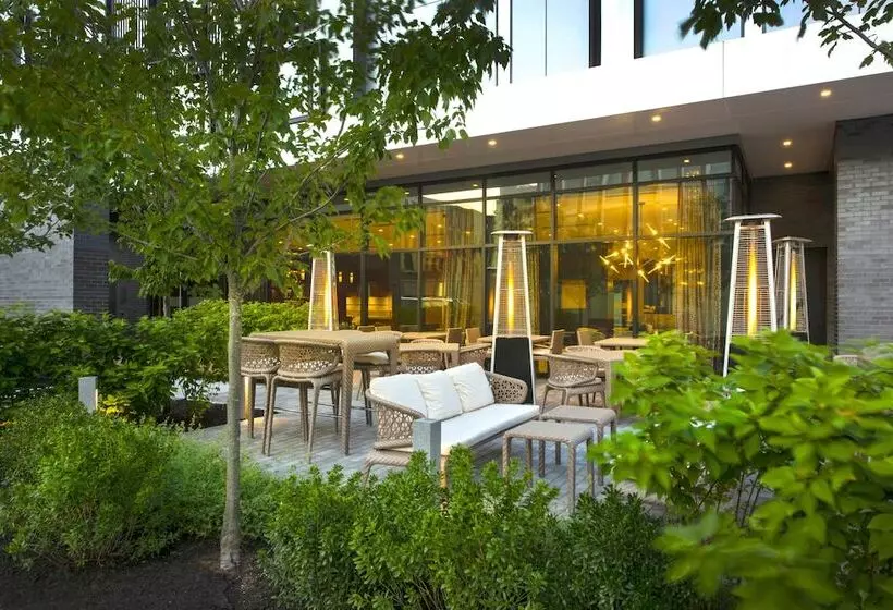 AC Hotel by Marriott Boston Downtown